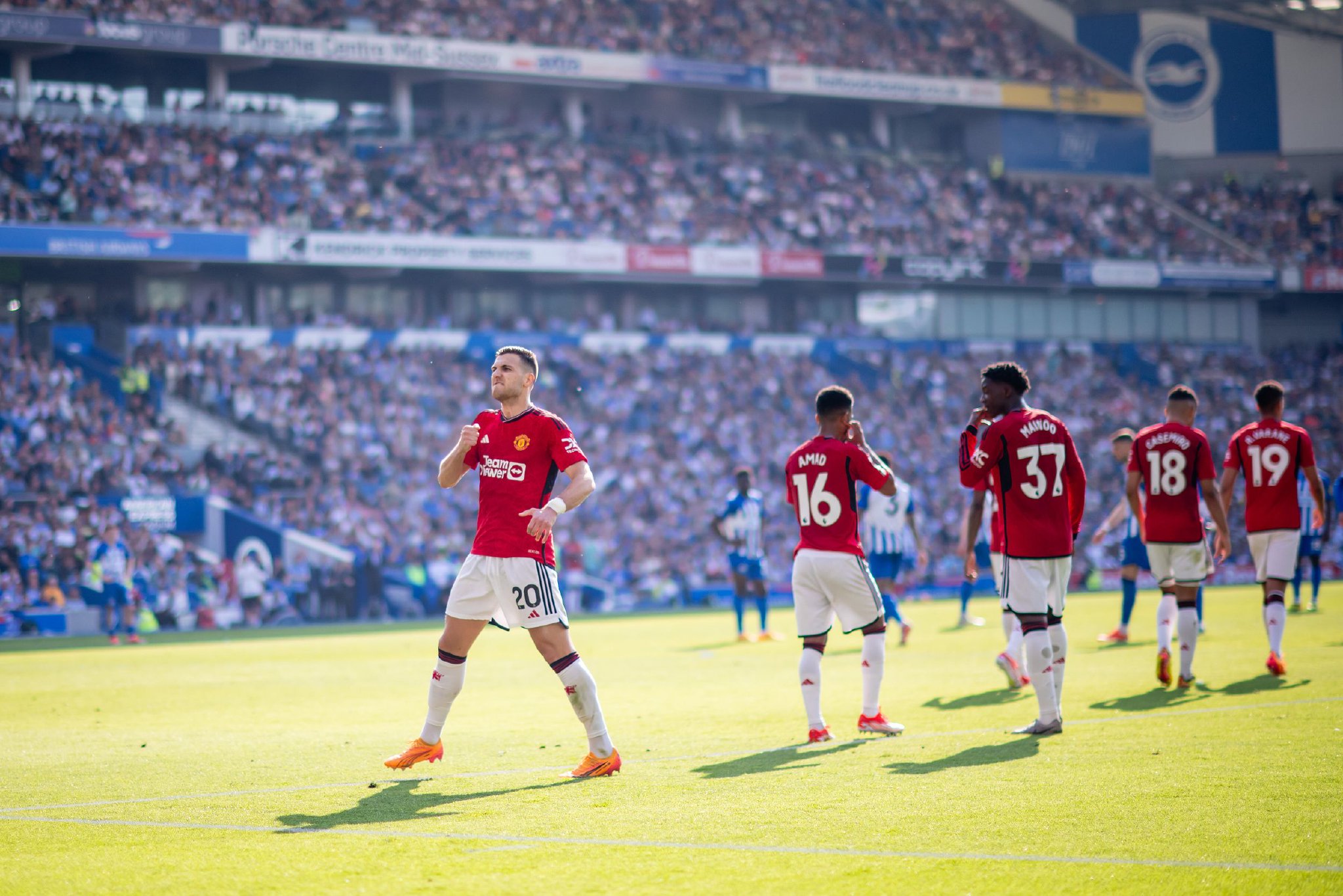 构会定期举 构会定期举